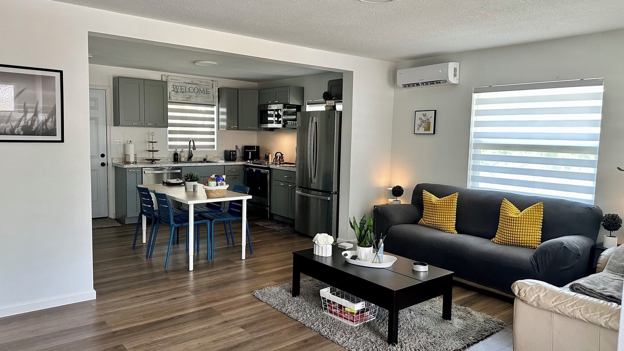 Photo of Livingroom in Downtown Zephyrhills