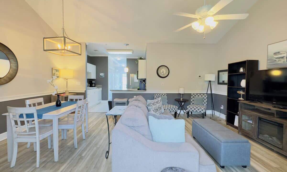 Photo of Livingroom in Central Myrtle Beach