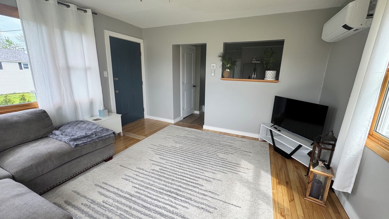 Photo of Livingroom in Malletts Bay