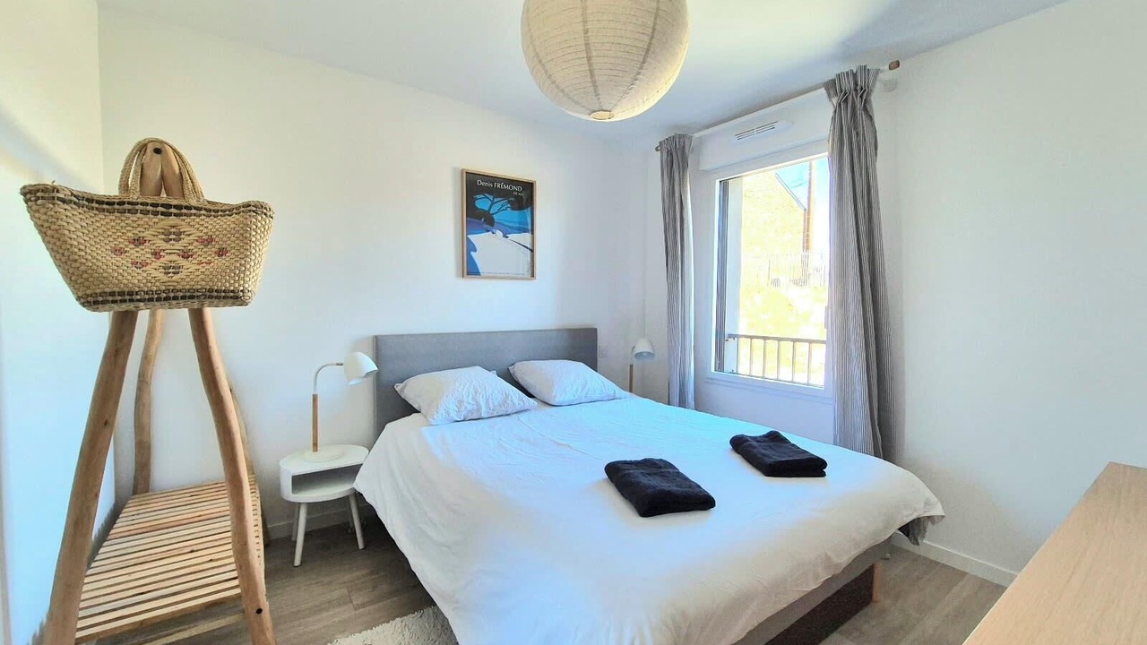 Photo of Bedroom in Saint-Coulomb