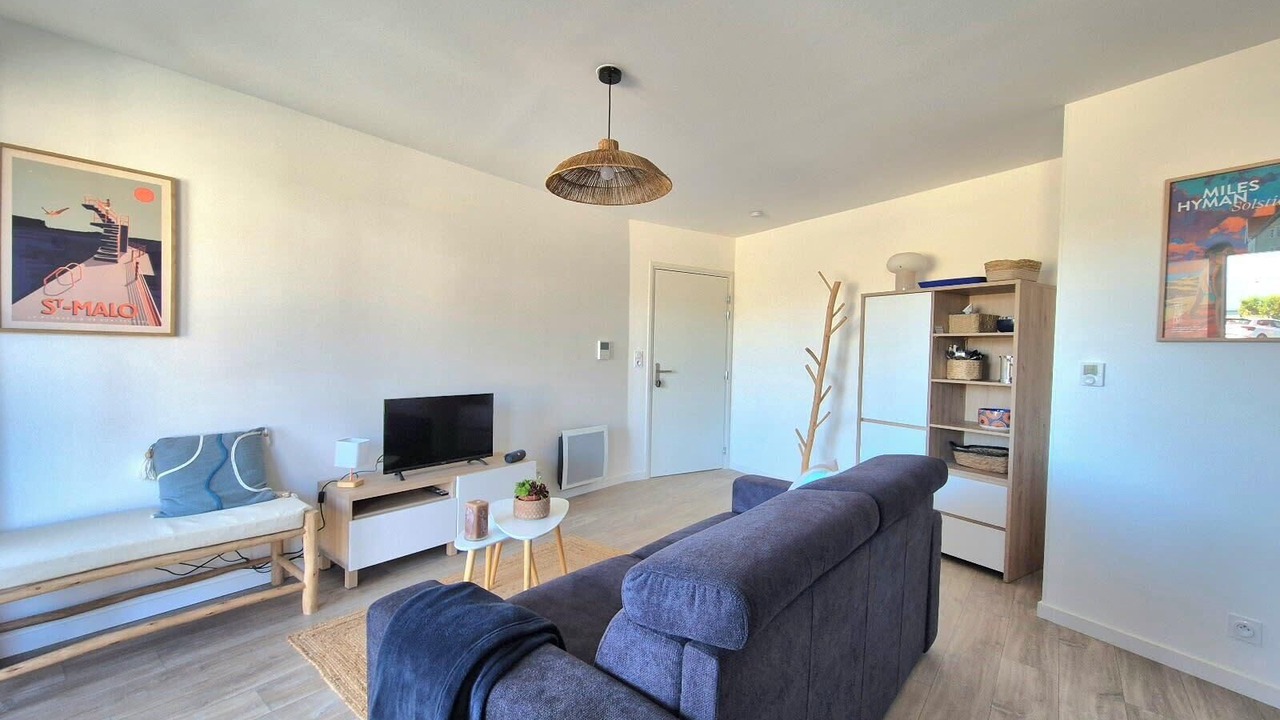 Photo of Livingroom in Saint-Coulomb