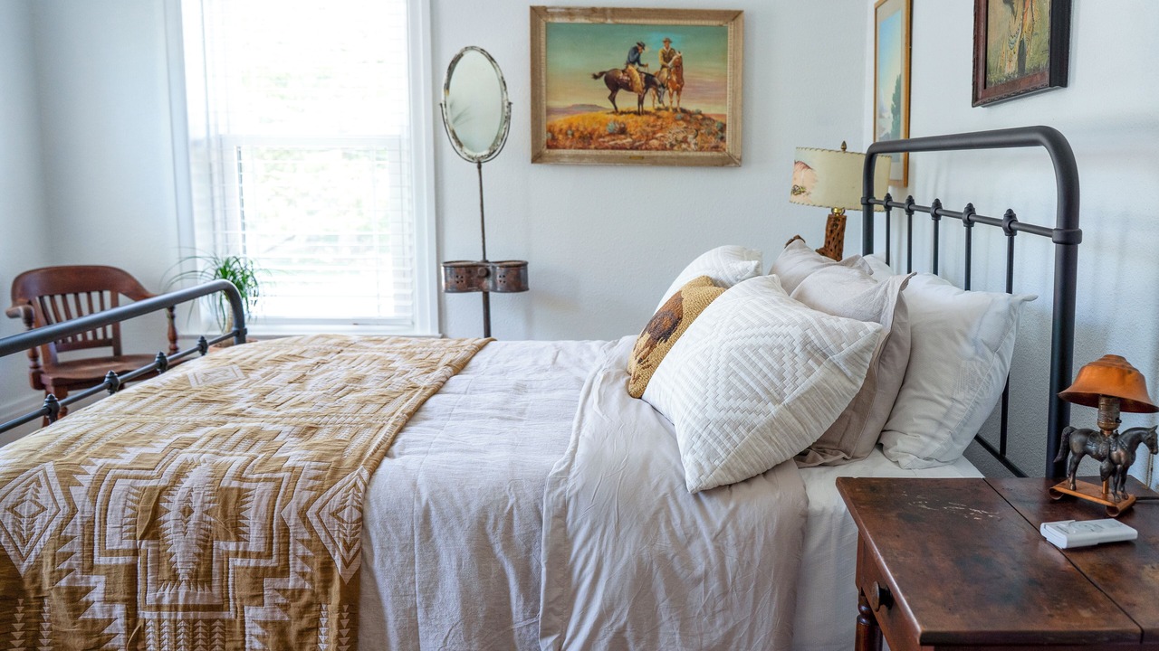 Photo of Bedroom in Le Claire