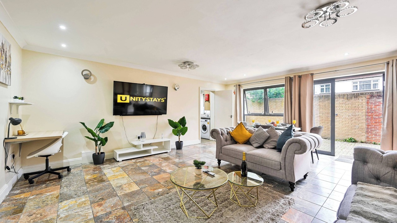 Photo of Livingroom in Forest Gate