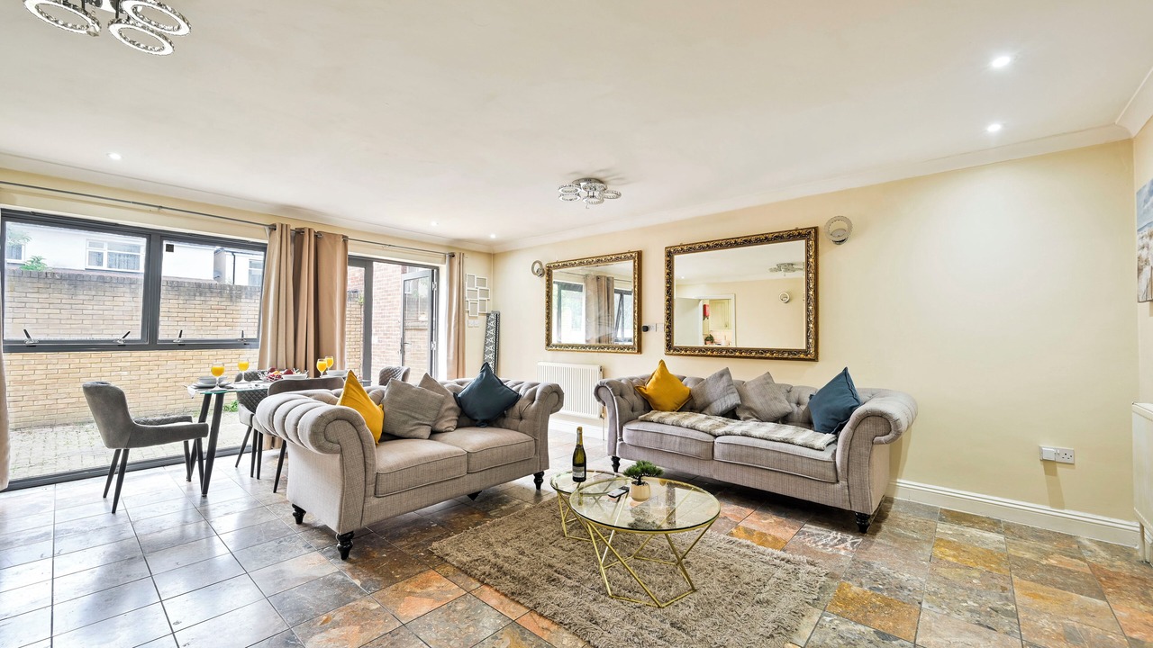 Photo of Livingroom in Forest Gate