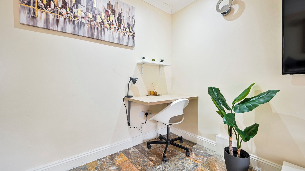 Photo of Others in Forest Gate