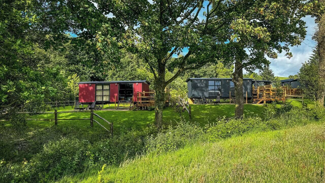 Photo of Others in Lupton