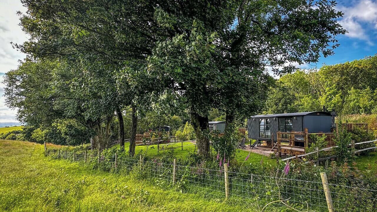 Photo of Others in Lupton