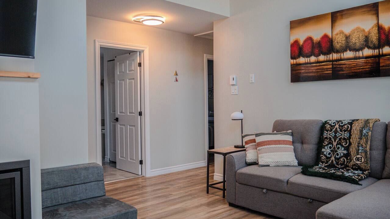 Photo of Bedroom in Adstock