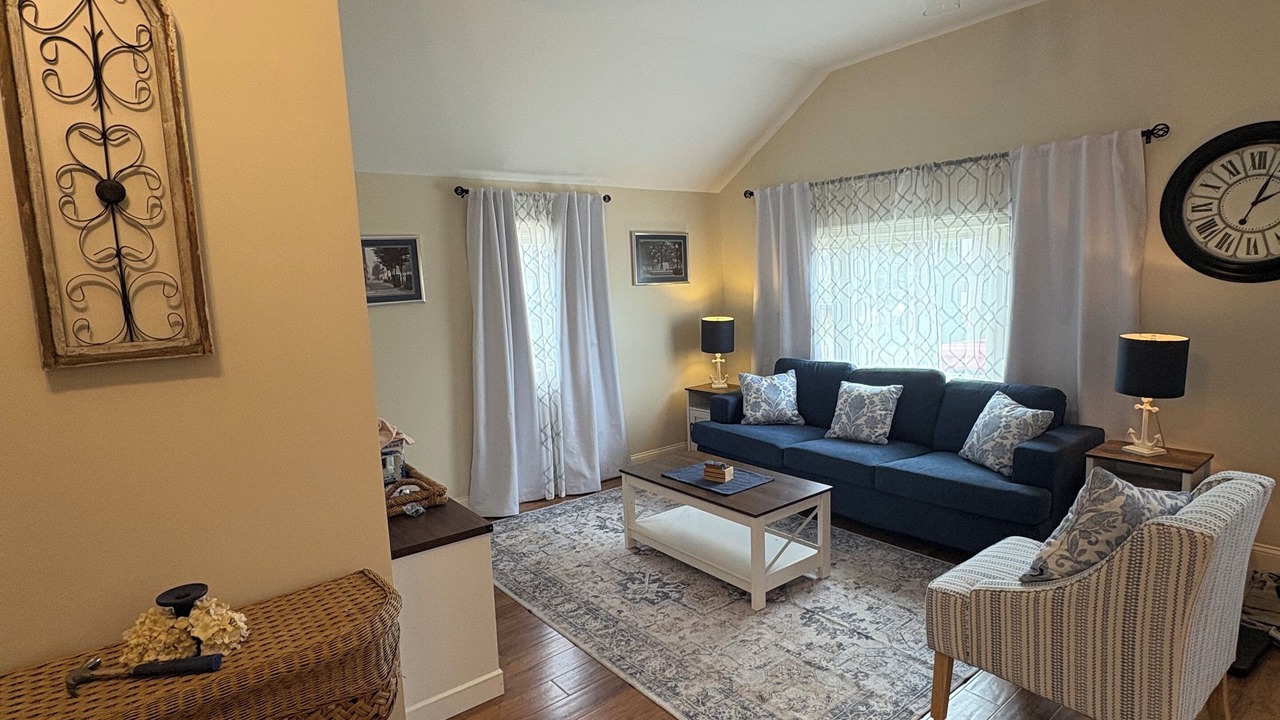 Photo of Livingroom in Pittsfield