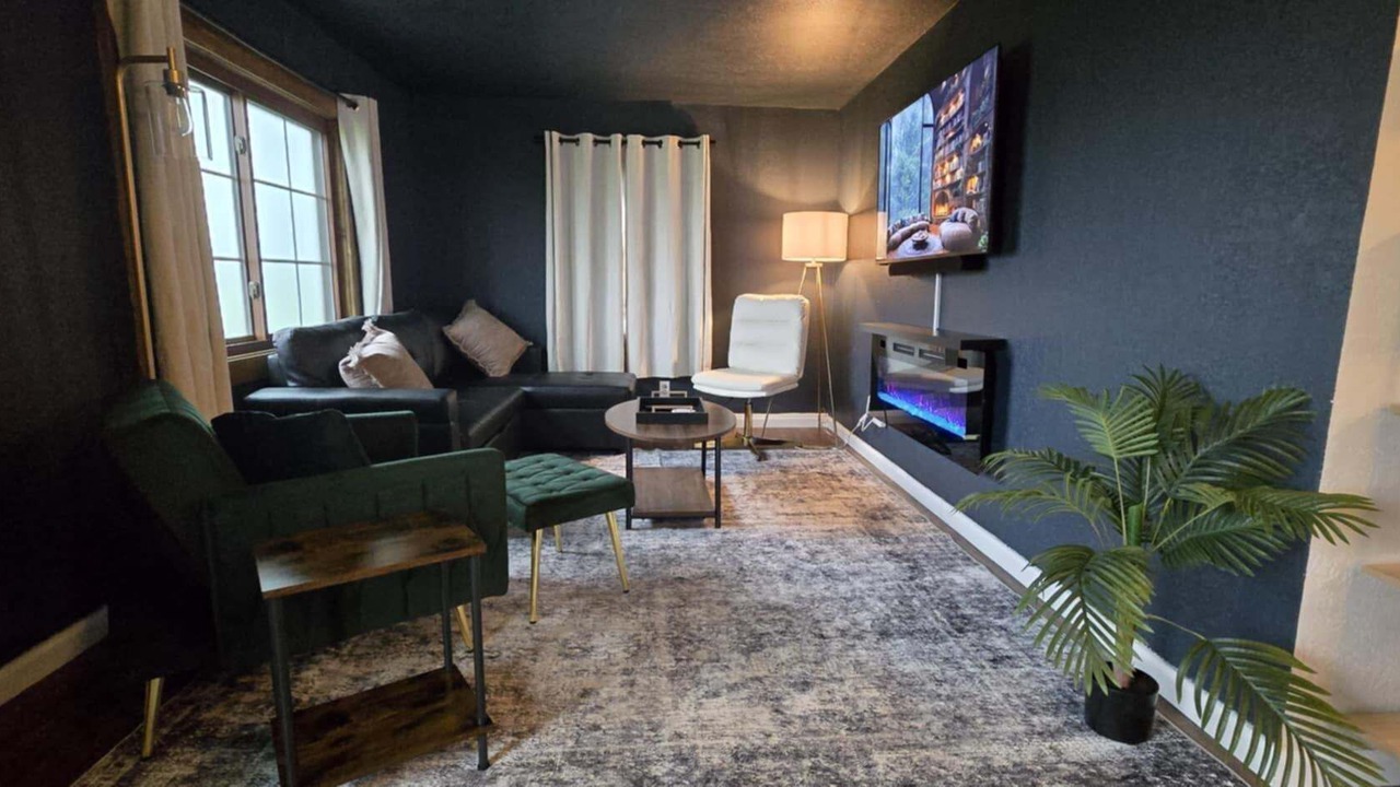 Photo of Livingroom in Harrison