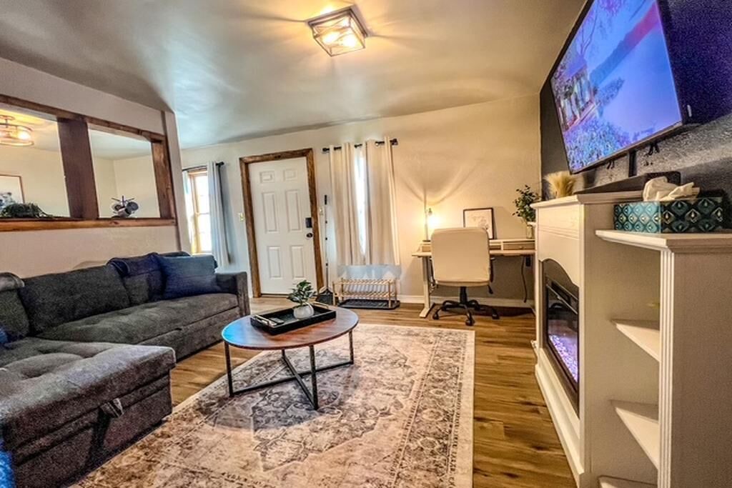 Photo of Livingroom in Harrison