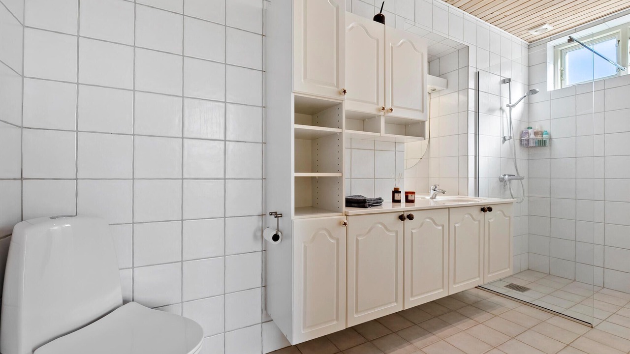 Photo of Bathroom in Logstor