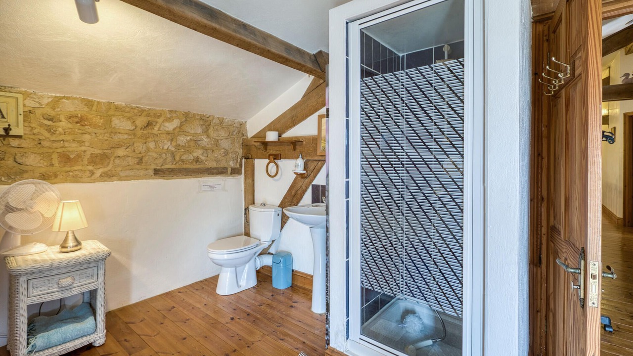 Photo of Others in Lizant