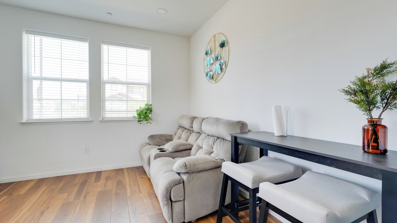 Photo of Livingroom in Lathrop