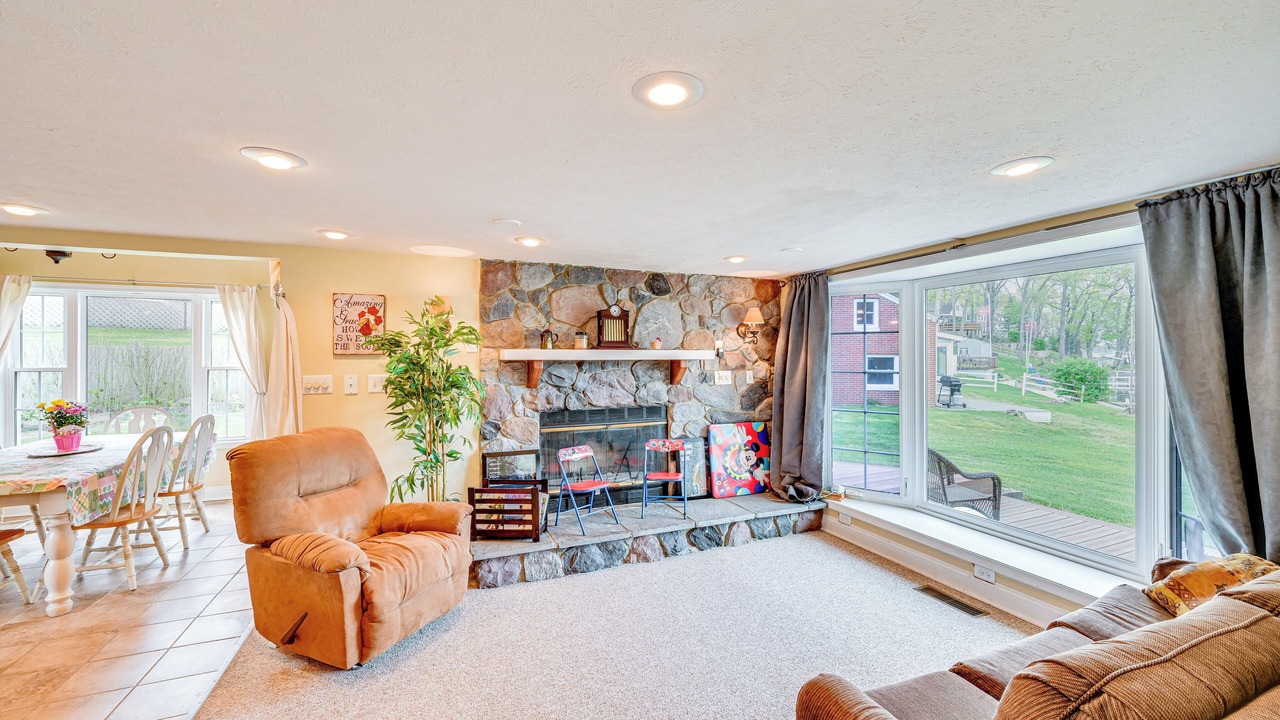 Photo of Livingroom in North Webster