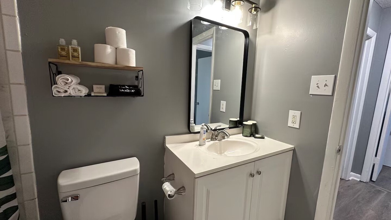 Photo of Bathroom in Hannon Park
