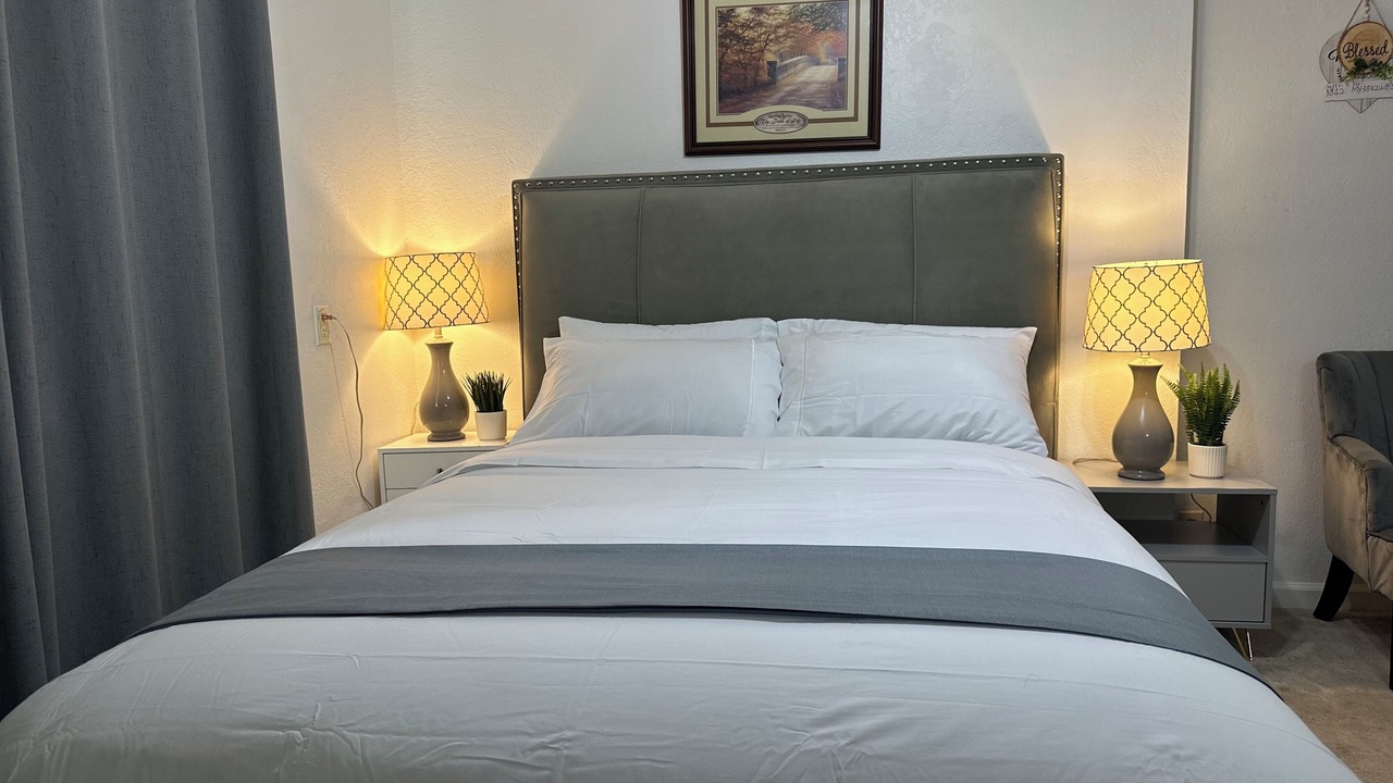Photo of Bedroom in Arden-Arcade