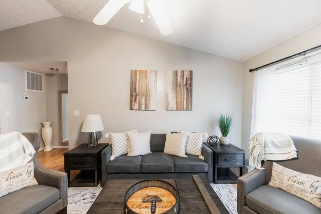 Photo of Livingroom in Danville