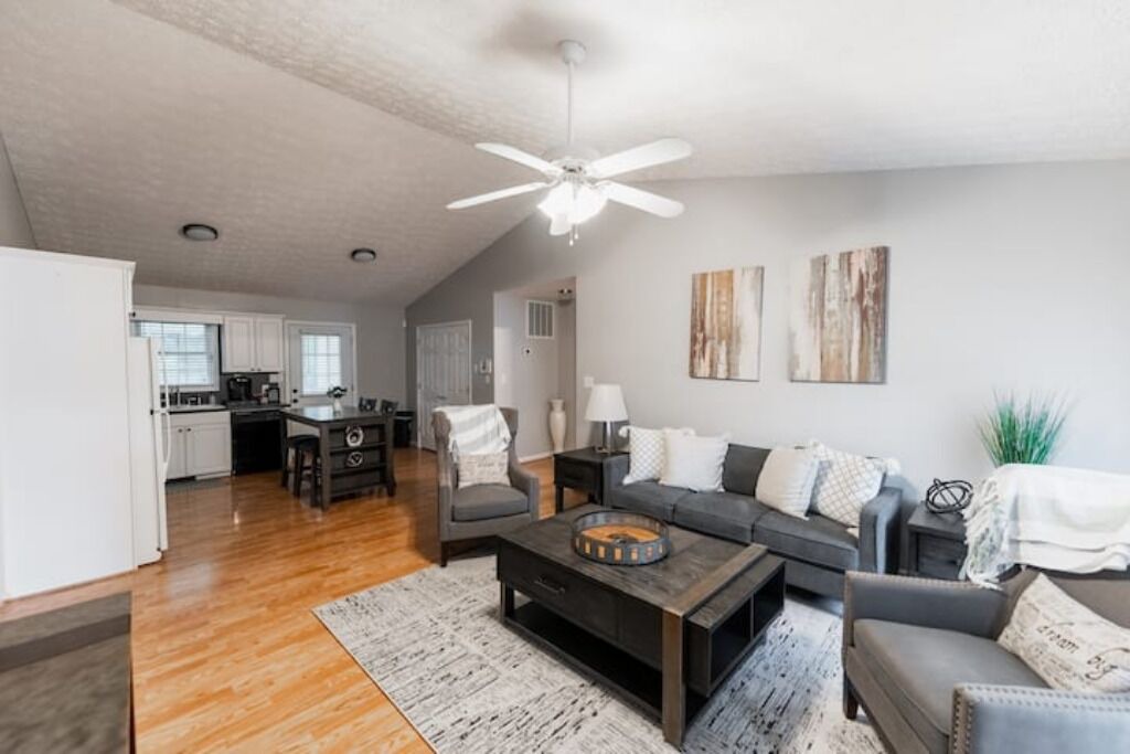 Photo of Livingroom in Danville