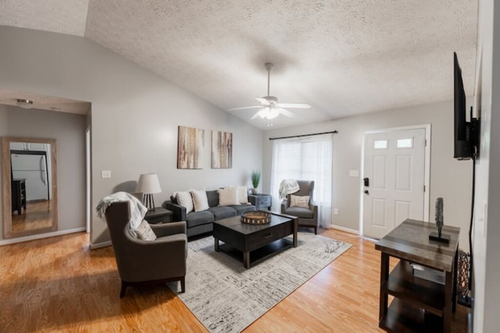 Photo of Livingroom in Danville