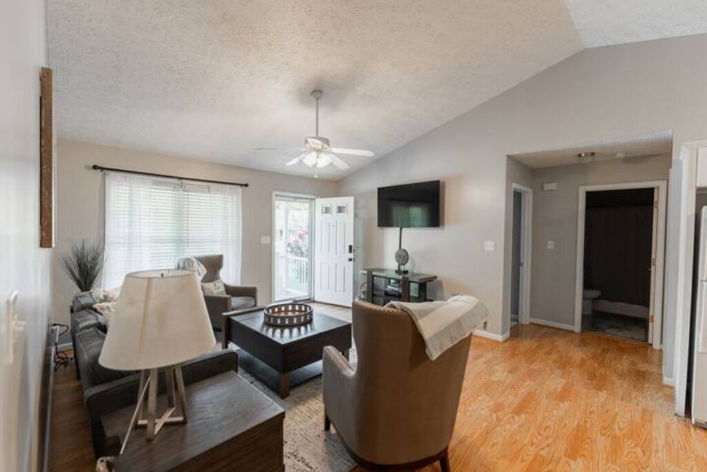 Photo of Livingroom in Danville