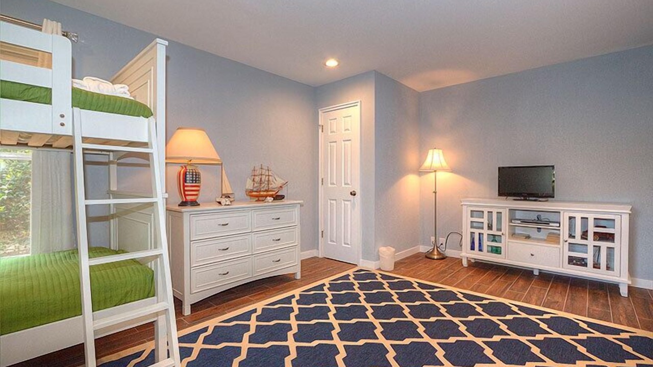 Photo of Bedroom in Beach Lagoon