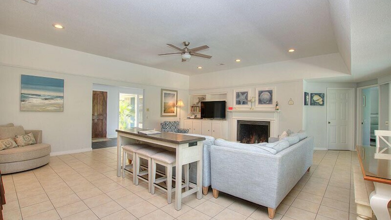 Photo of Livingroom in Beach Lagoon