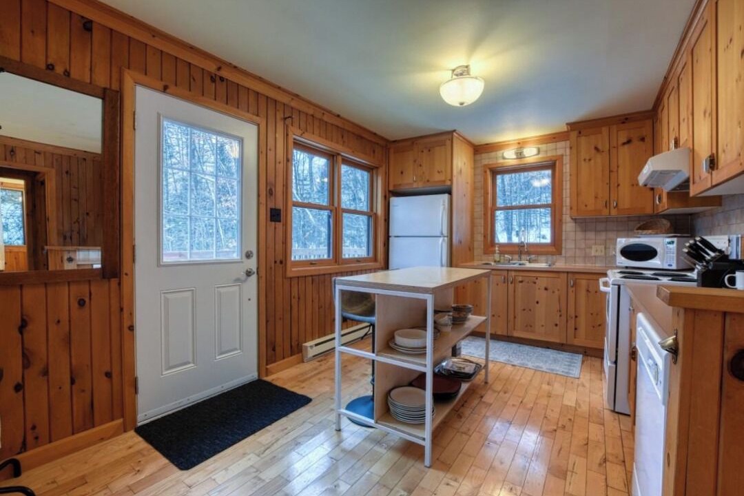 Photo of Kitchen in Les Pays-d'en-Haut Regional County Municipality