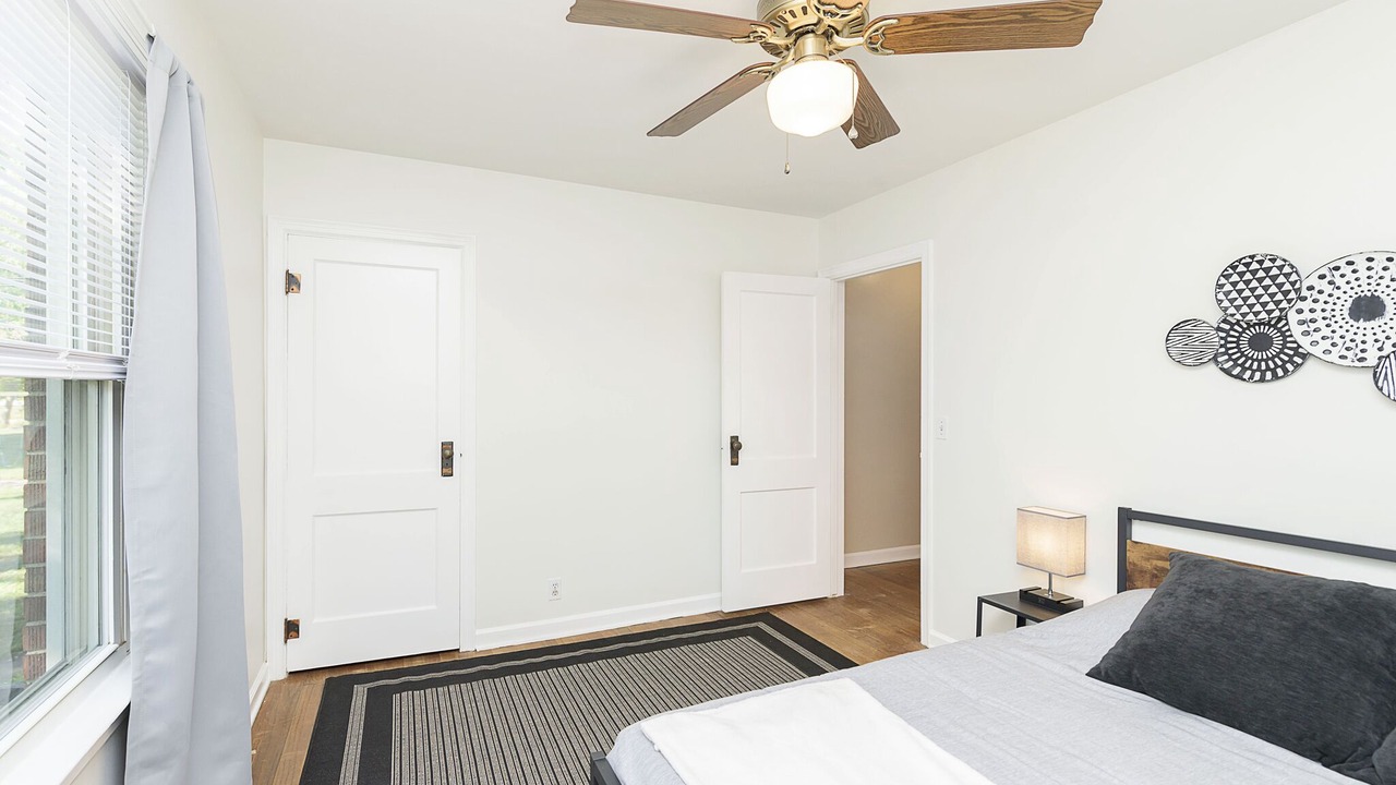 Photo of Bedroom in Speedway