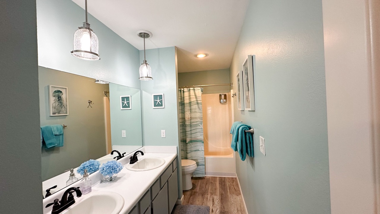 Photo of Bathroom in Reeds Spring