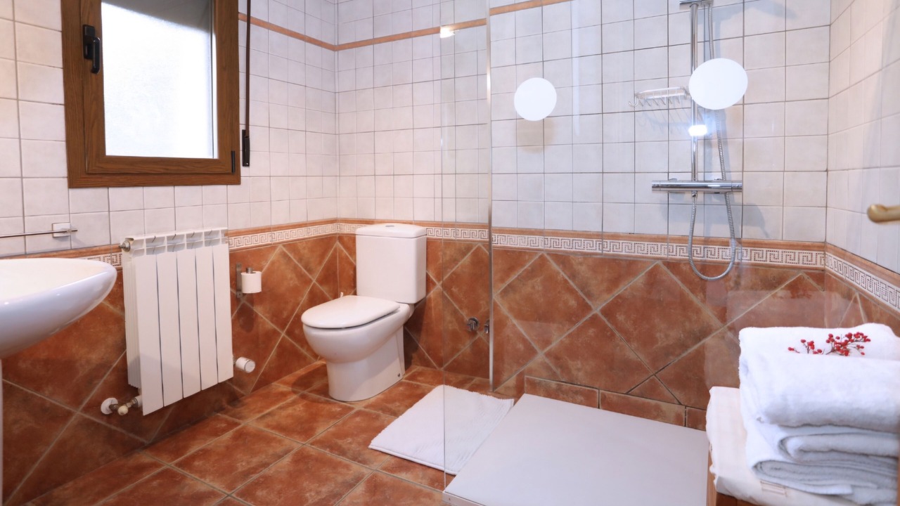 Photo of Bathroom in Allin