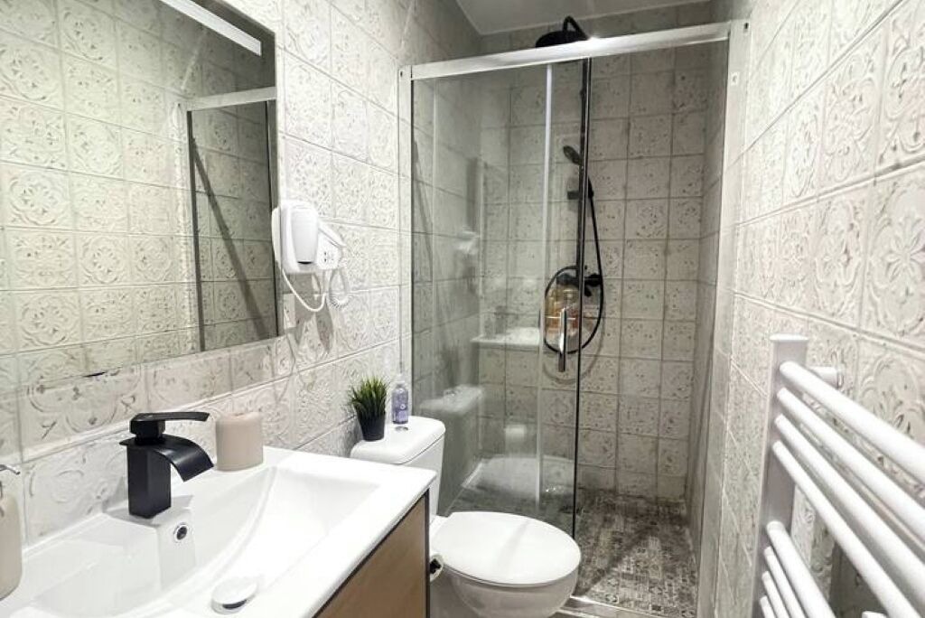 Photo of Bathroom in Reims