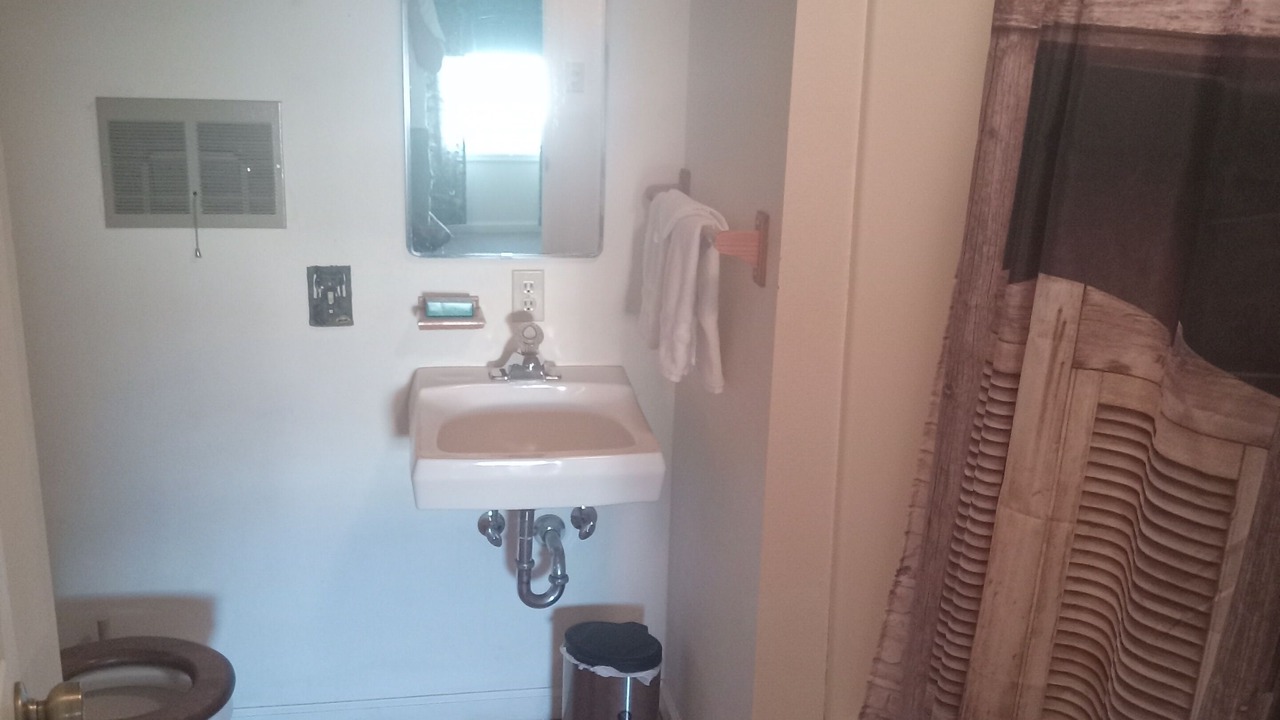 Photo of Bathroom in Glendo