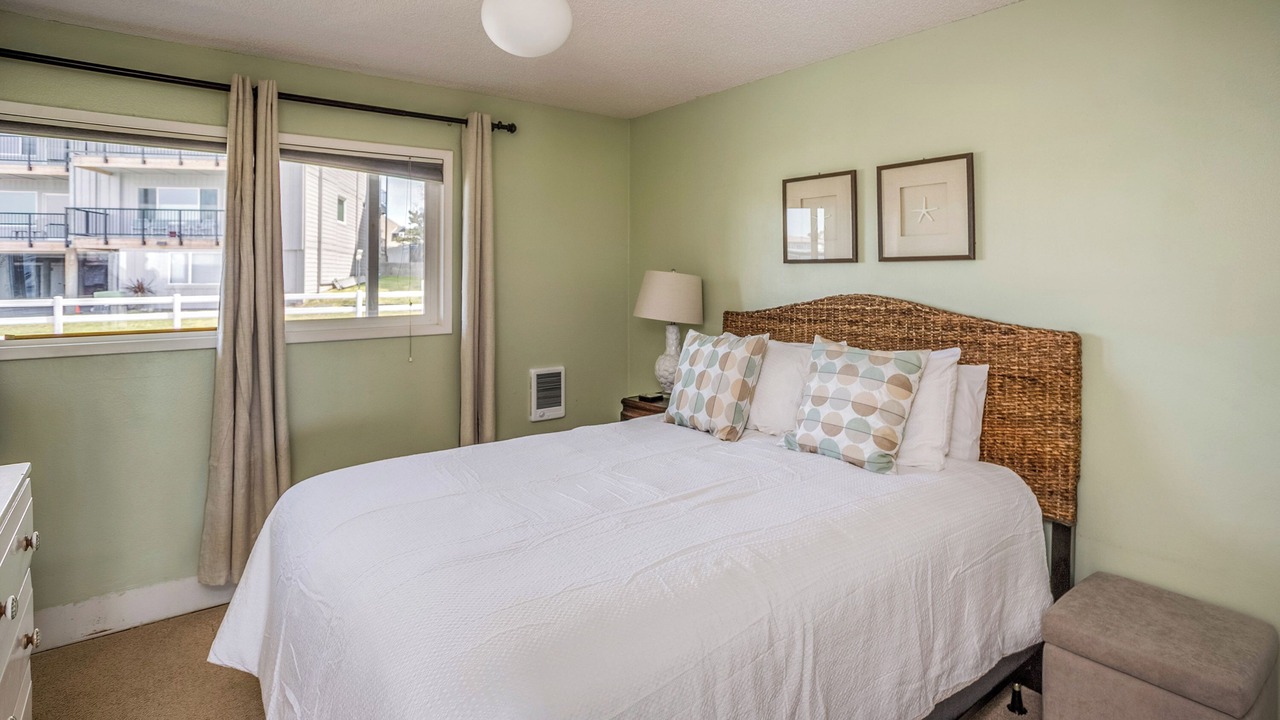 Photo of Bedroom in Gearhart