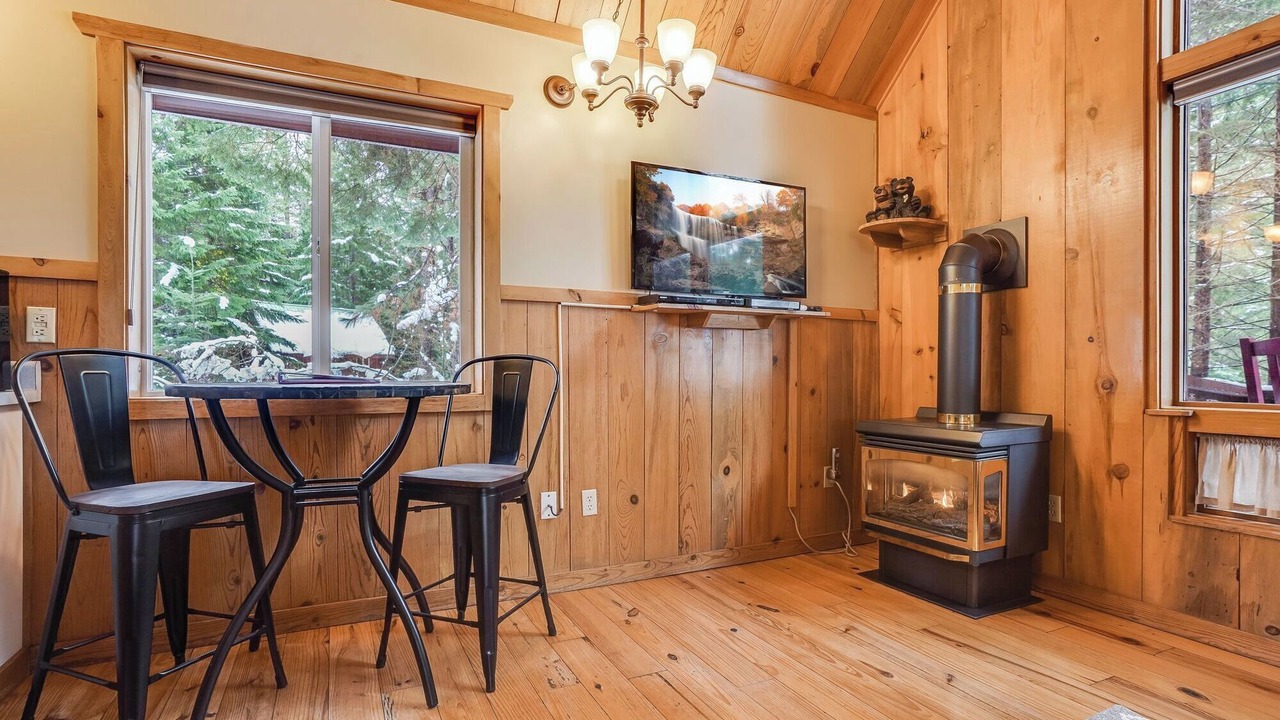 Photo of Livingroom in Trout Lake