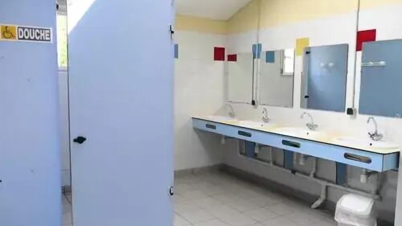 Photo of Bathroom in Chaille-les-Marais