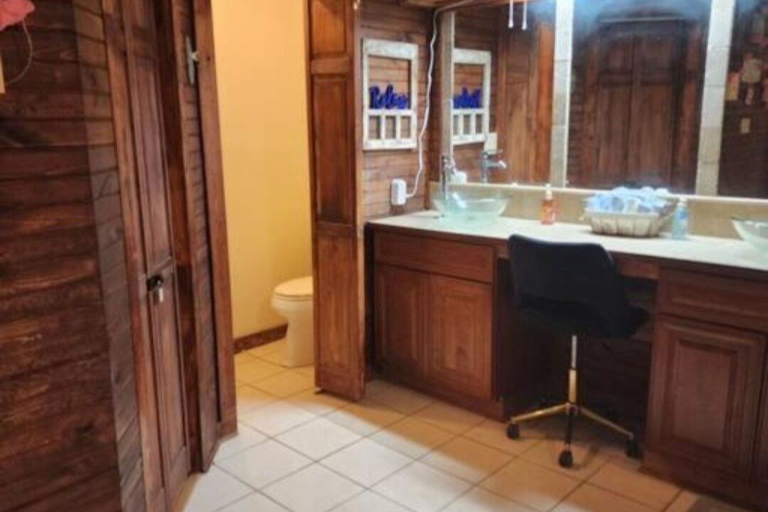 Photo of Bathroom in Deweyville