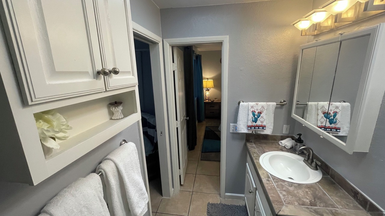 Photo of Bathroom in Groves Lincoln Park