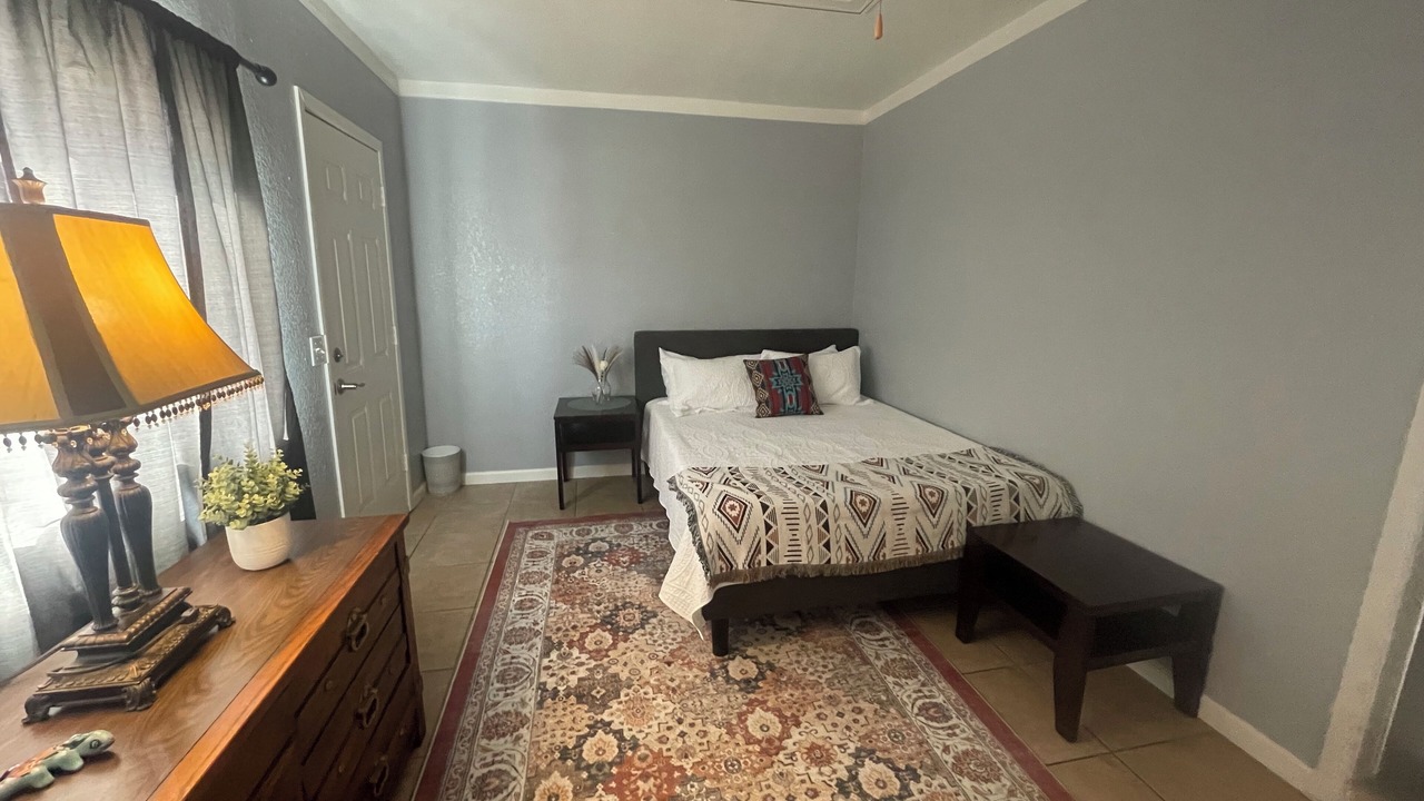 Photo of Bedroom in Groves Lincoln Park