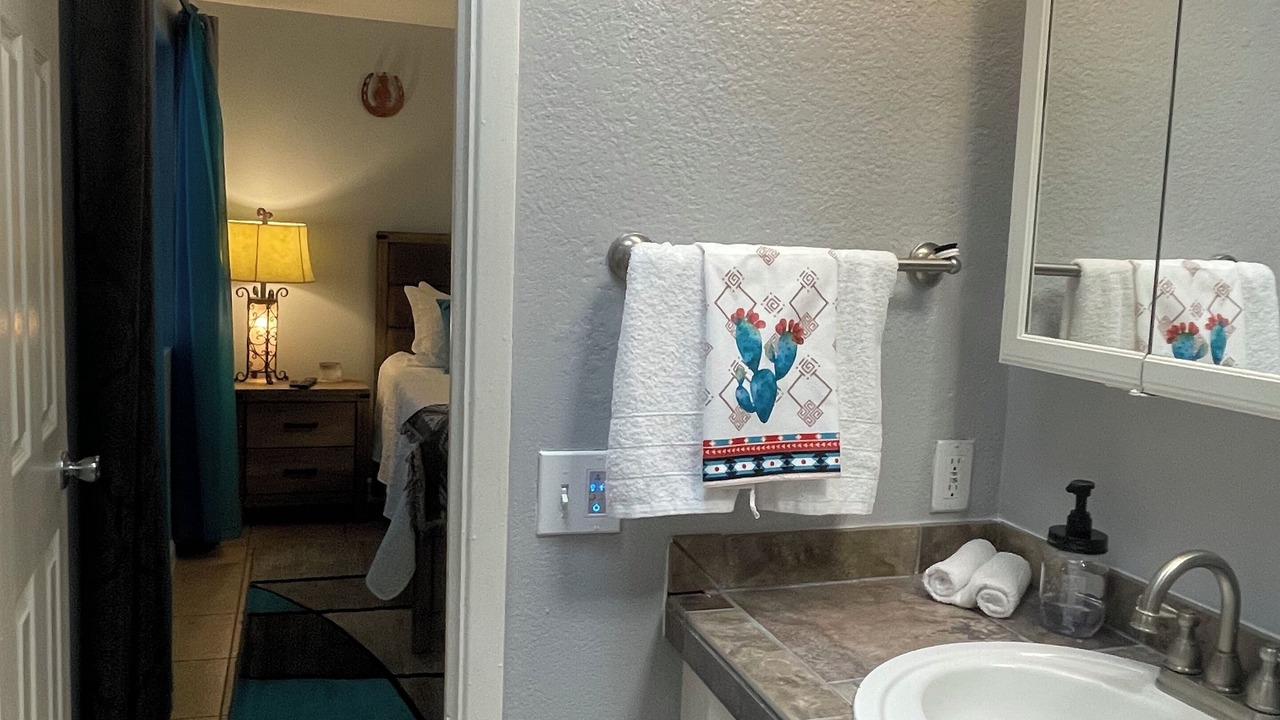 Photo of Bathroom in Groves Lincoln Park
