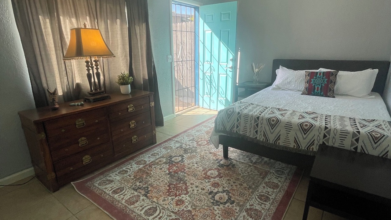 Photo of Bedroom in Groves Lincoln Park