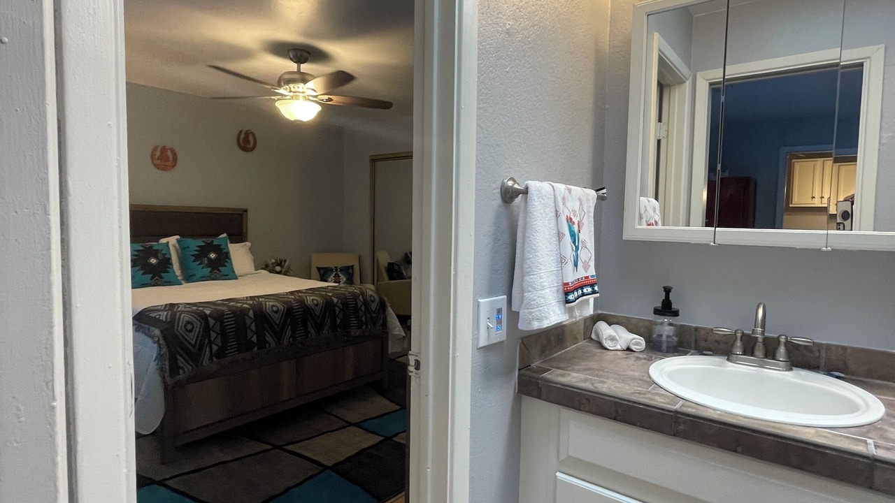 Photo of Bathroom in Groves Lincoln Park