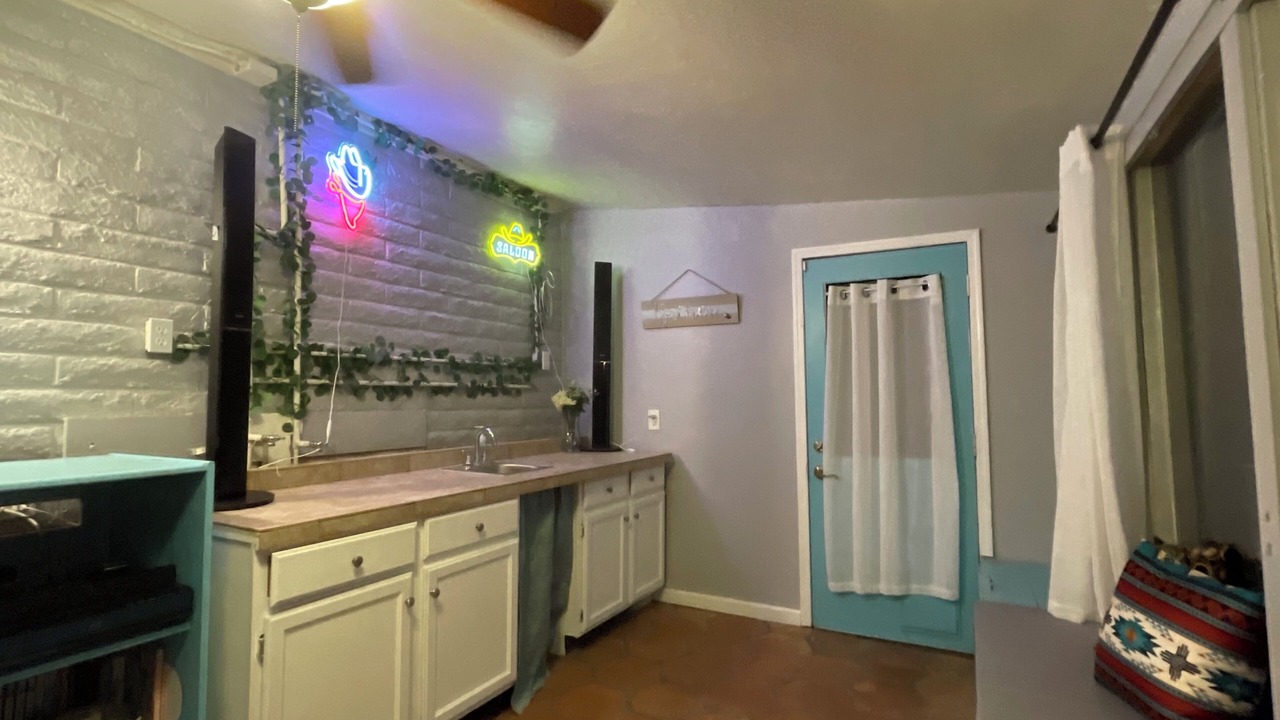 Photo of Kitchen in Groves Lincoln Park