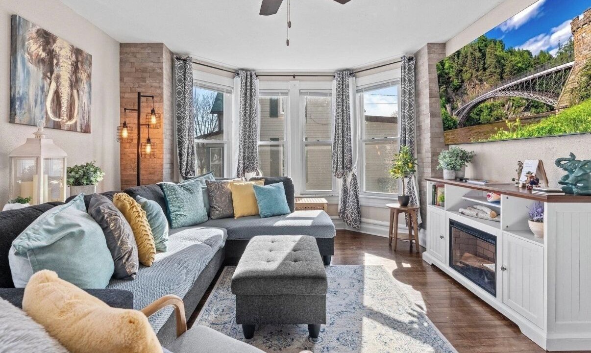 Photo of Livingroom in Baraboo