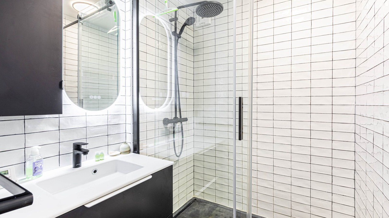 Photo of Bathroom in Gare