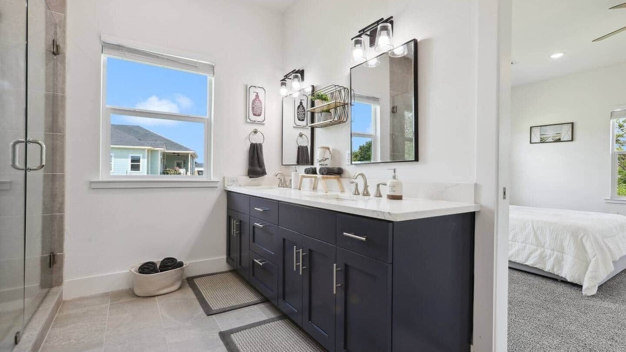 Photo of Bathroom in Paige