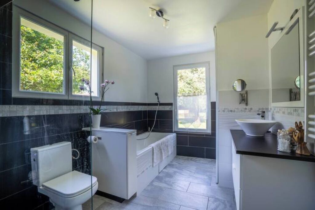 Photo of Bathroom in Morcenx