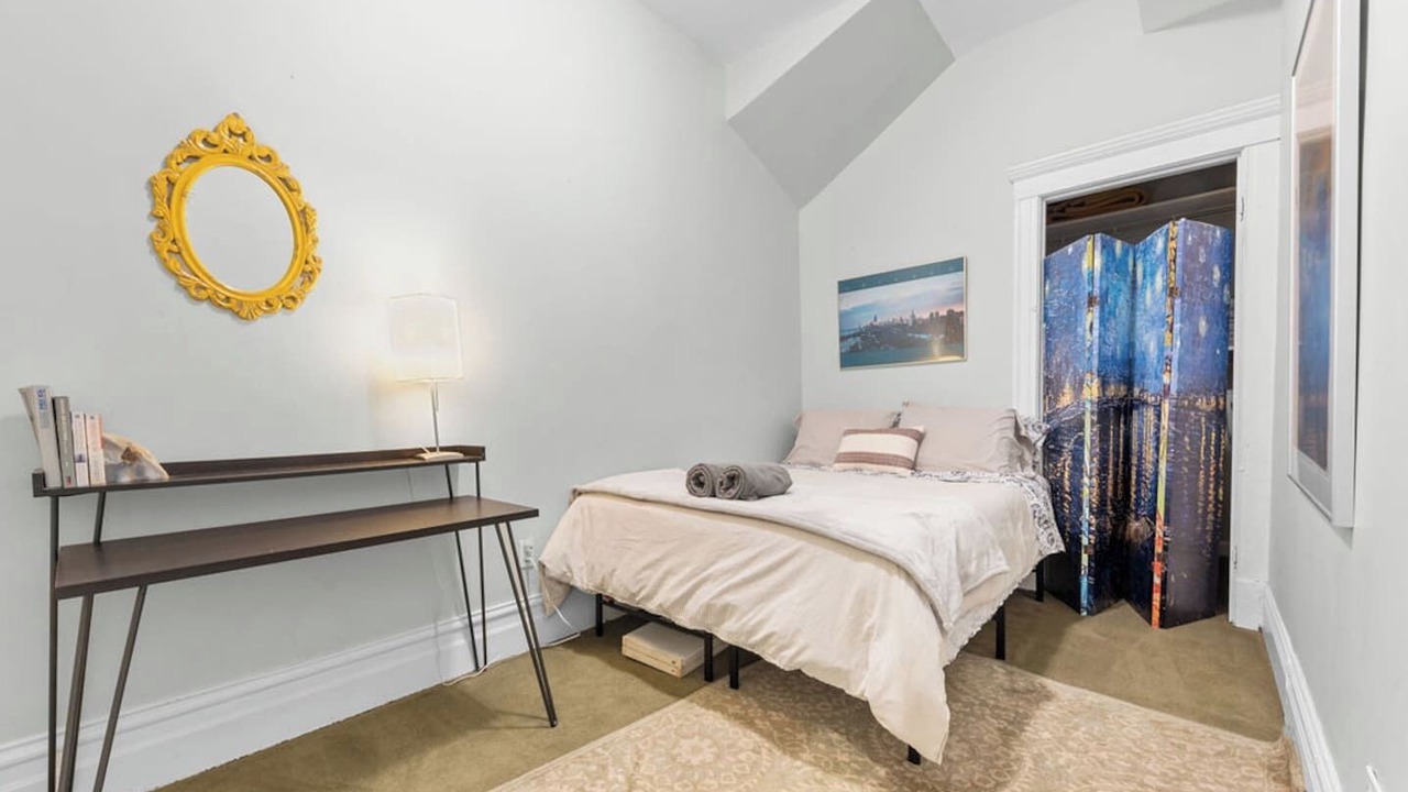 Photo of Bedroom in Near North Side