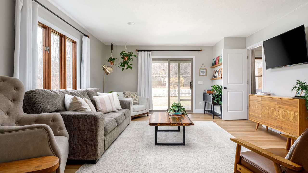 Photo of Livingroom in Suttons Bay
