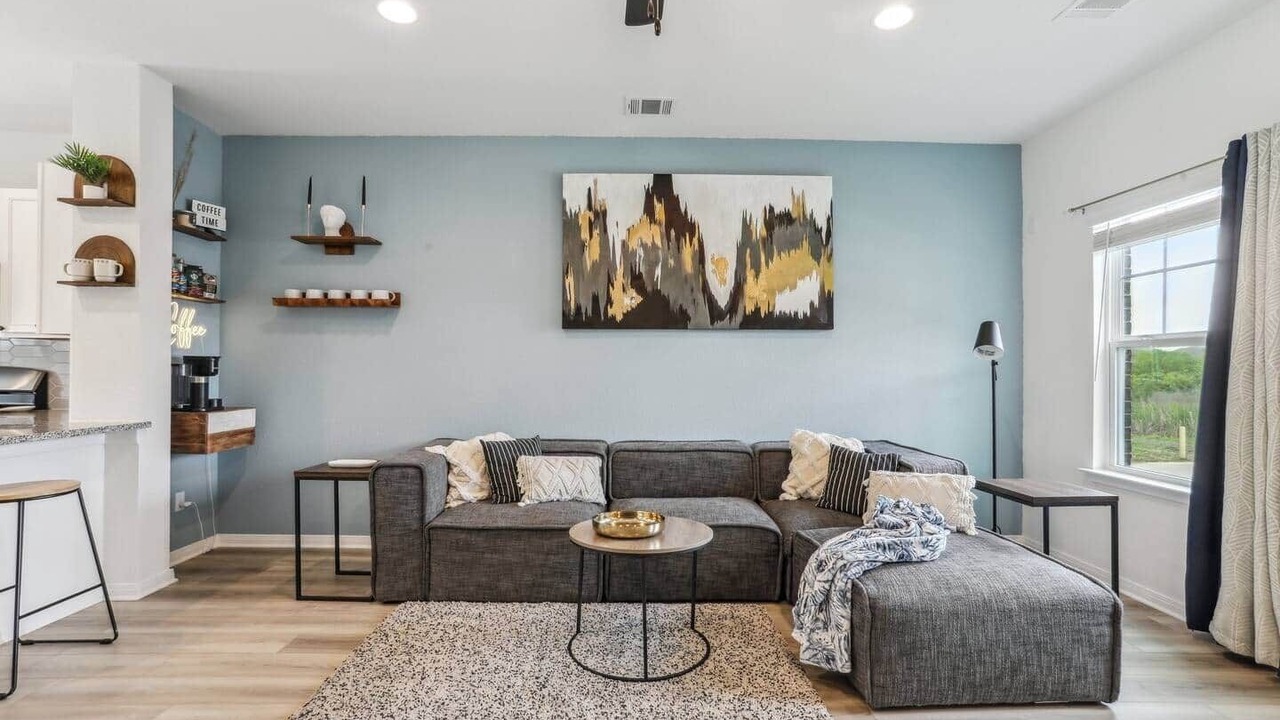 Photo of Livingroom in Pflugerville